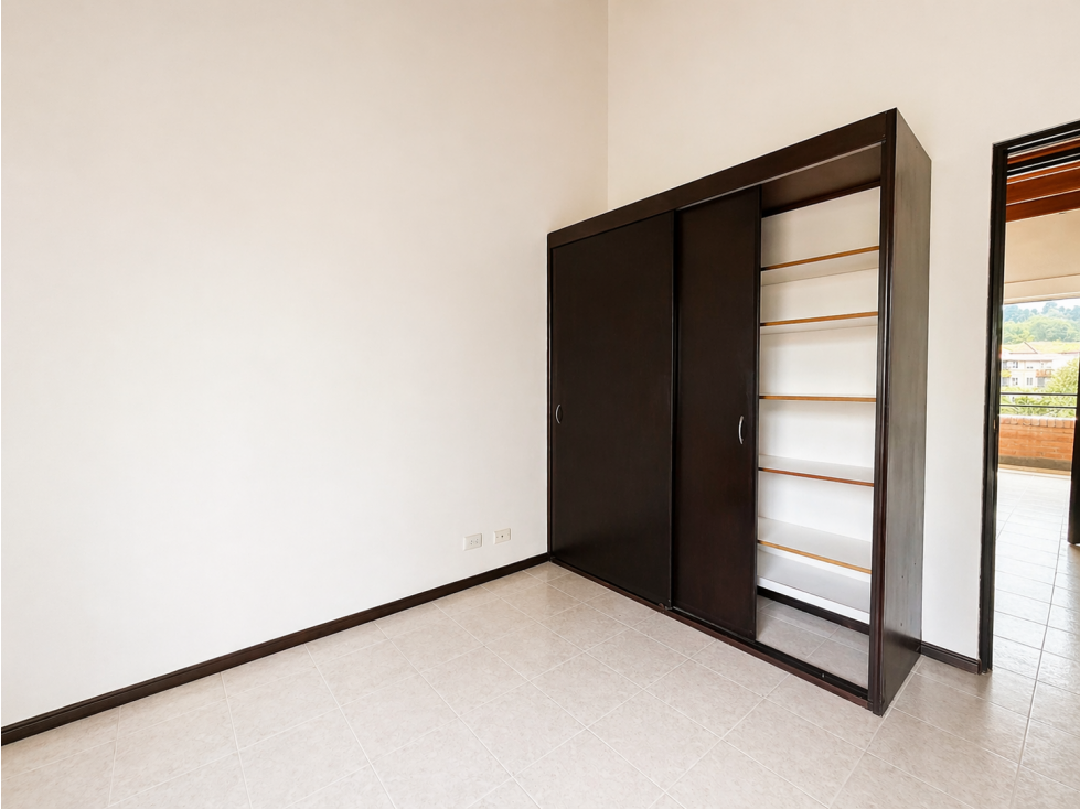 APARTAMENTO EN VENTA SABANETA PISO 5 ACCESO ESCALERAS — foto 6