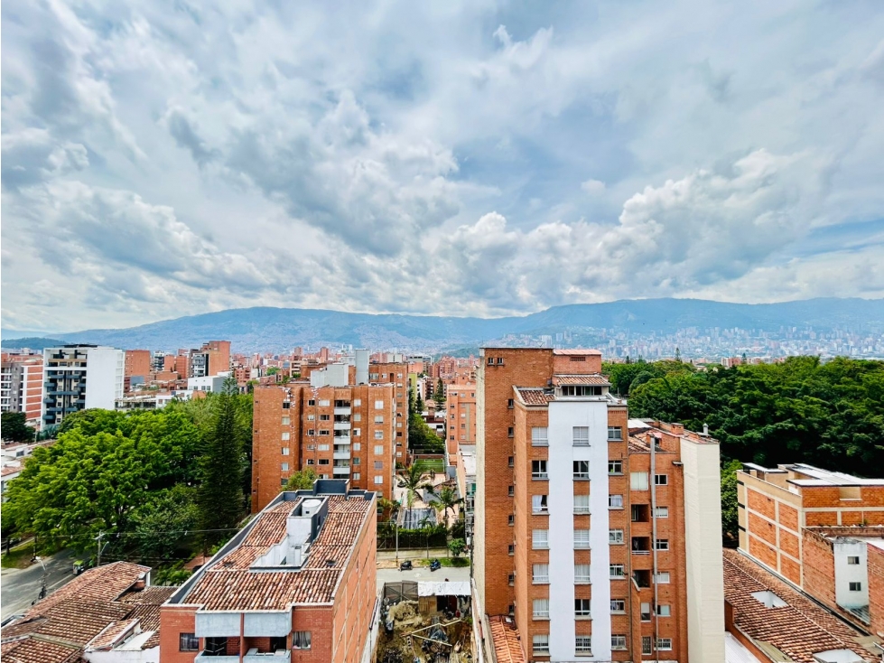 VENTA DE APARTAMENTO CON TERRAZA EN LAURELES LA CASTELLANA — foto 2