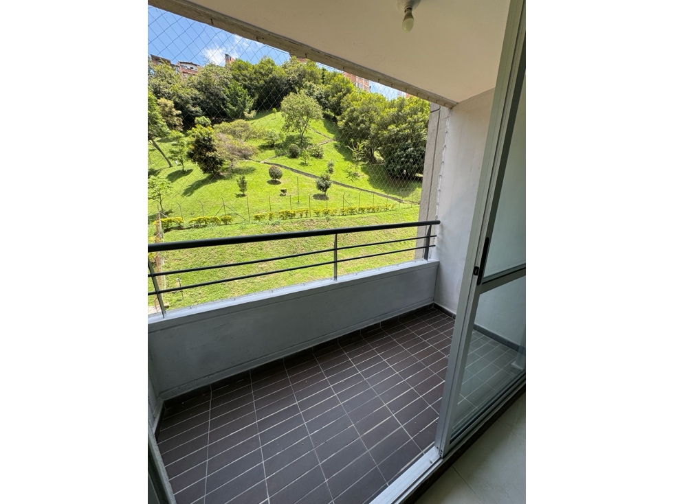VENTA DE APARTAMENTO MEDELLIN SECTOR RODEO ALTO PARTE BAJA — foto 4
