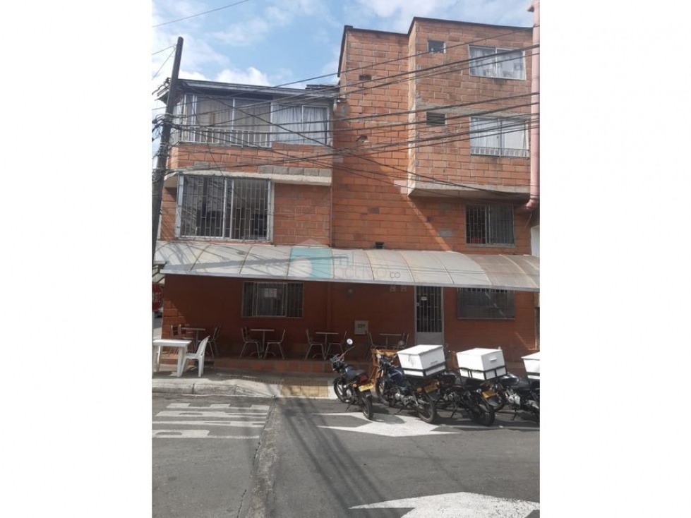 VENTA EDIFICIO CON LOCAL ESQUINERO EN PRADOS DE SABANETA - 3
