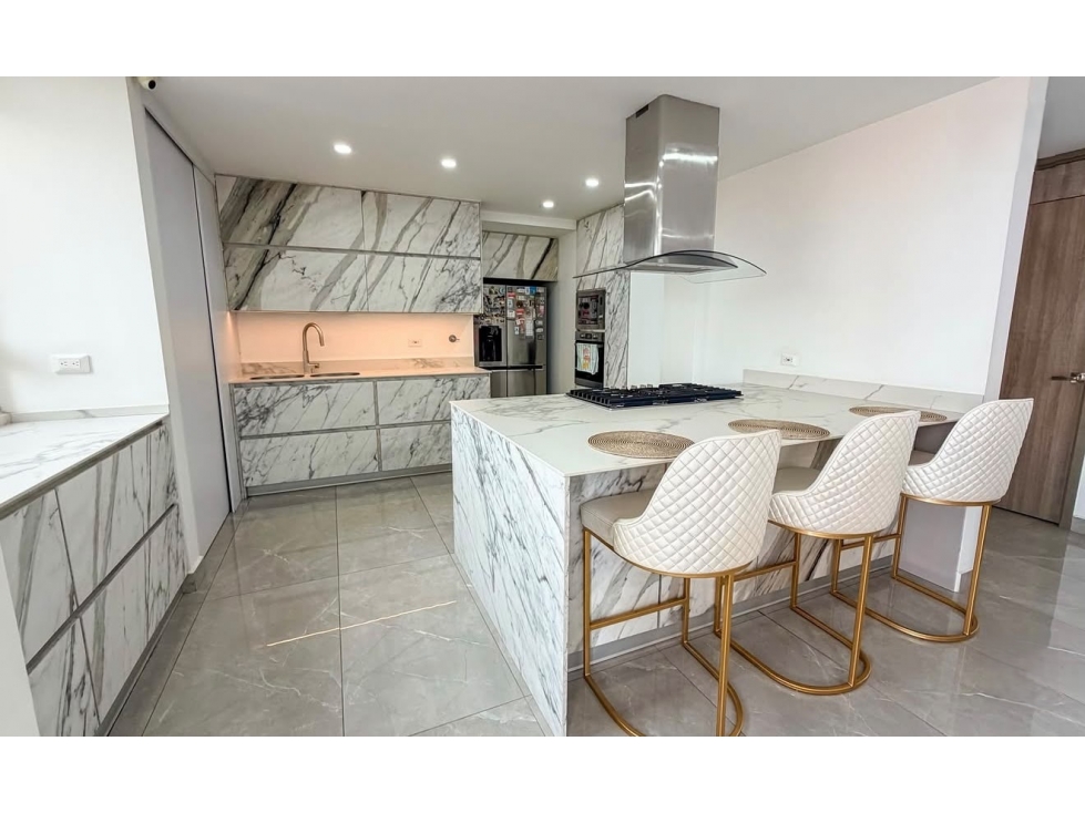 APARTAMENTO DE 188m2 CON 3 PARQUEADEROS EN VENTA - EN EL POBLADO — foto 3
