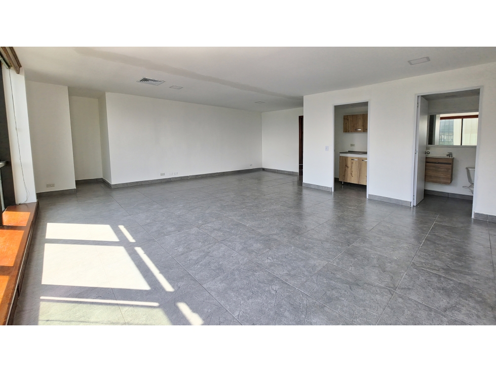 Vendo oficina en El Poblado, La Aguacatala — foto 3