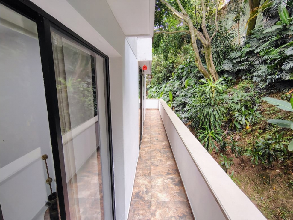 VENTA APARTAMENTO CÓMODO EN PUNTO ESTRATÉGICO DE EL POBLADO — foto 3