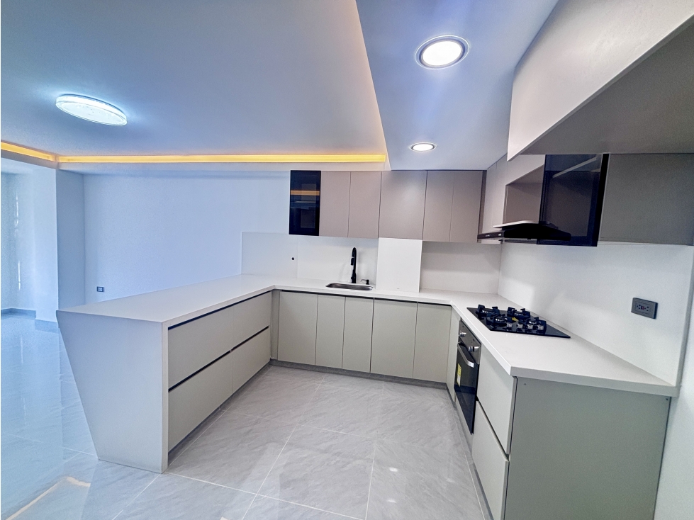 VENTA HERMOSO APARTAMENTO PARA ESTRENAR ENVIGADO PLANO