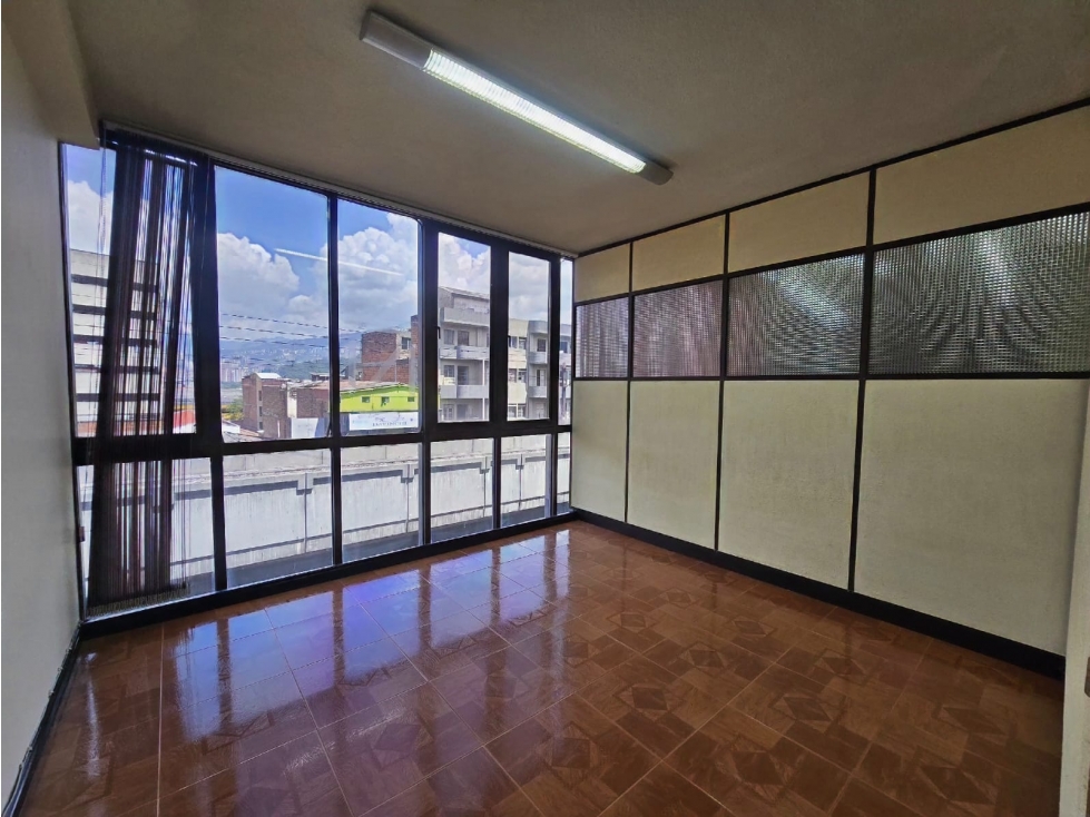 SE VENDE OFICINA EN EL CENTRO DE MEDELLIN 42.79 MTS - 2