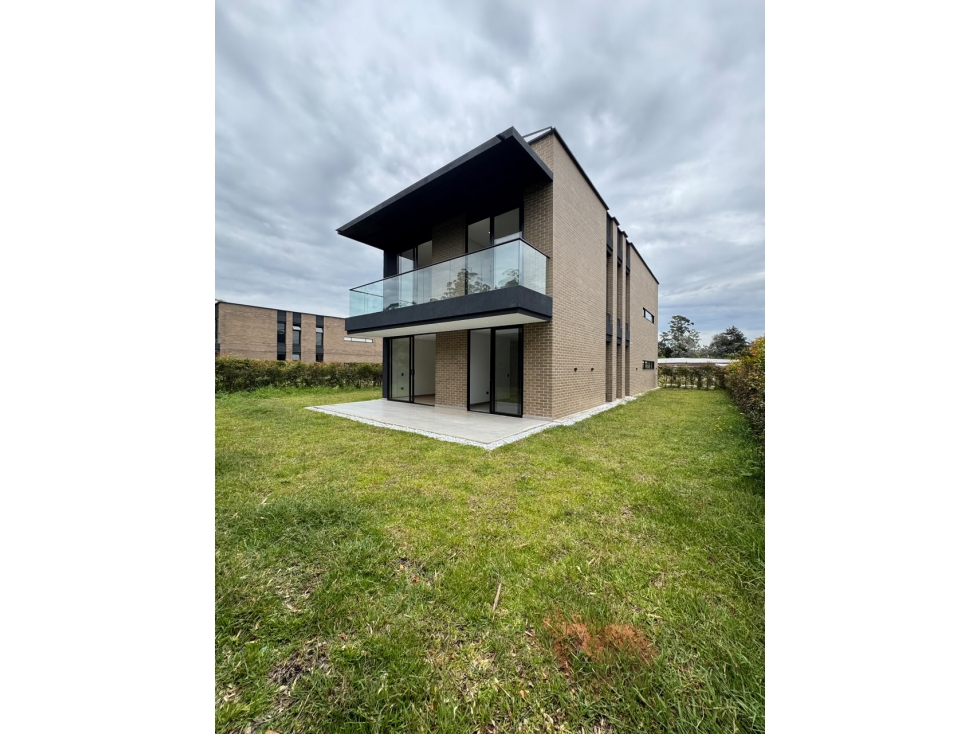 Venta de casa para estrenar en Llanogrande, 500 mts — foto 3