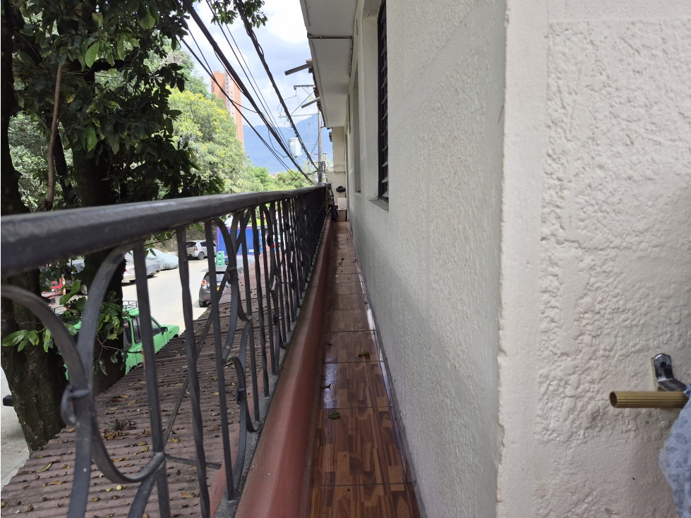 VENDO CASA ESQUINERA SEGUNDO PISO EN BOYACÁ LAS BRISAS | 75 m² BALCÓN - 2