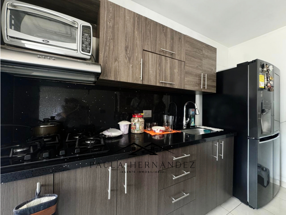 Venta de apartamento con parqueadero en Itagüí, San Pío — foto 3