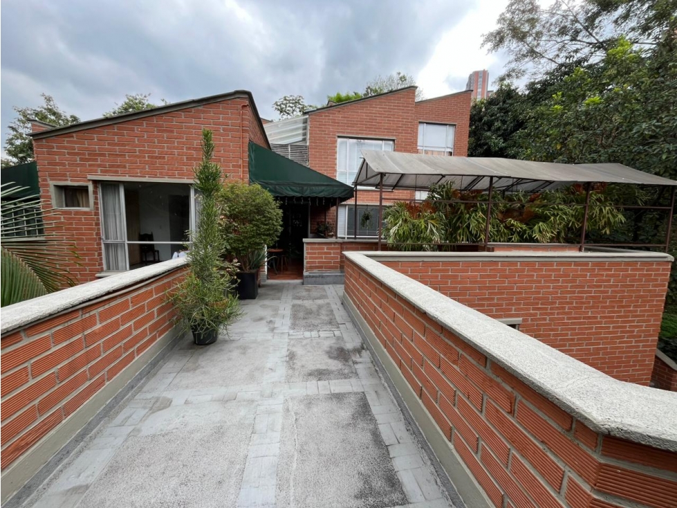 VENTA APARTAMENTO EN EL POBLADO, TRANSVERSAL INFERIOR.