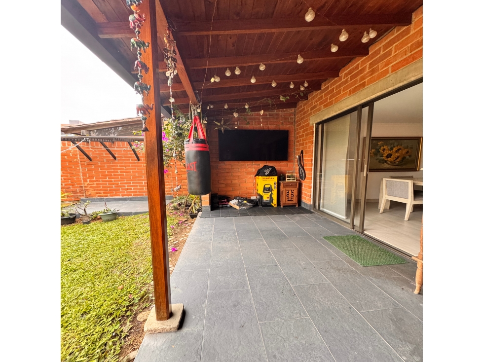VENTA DE CASA EN ENVIGADO CON JARDIN — foto 4