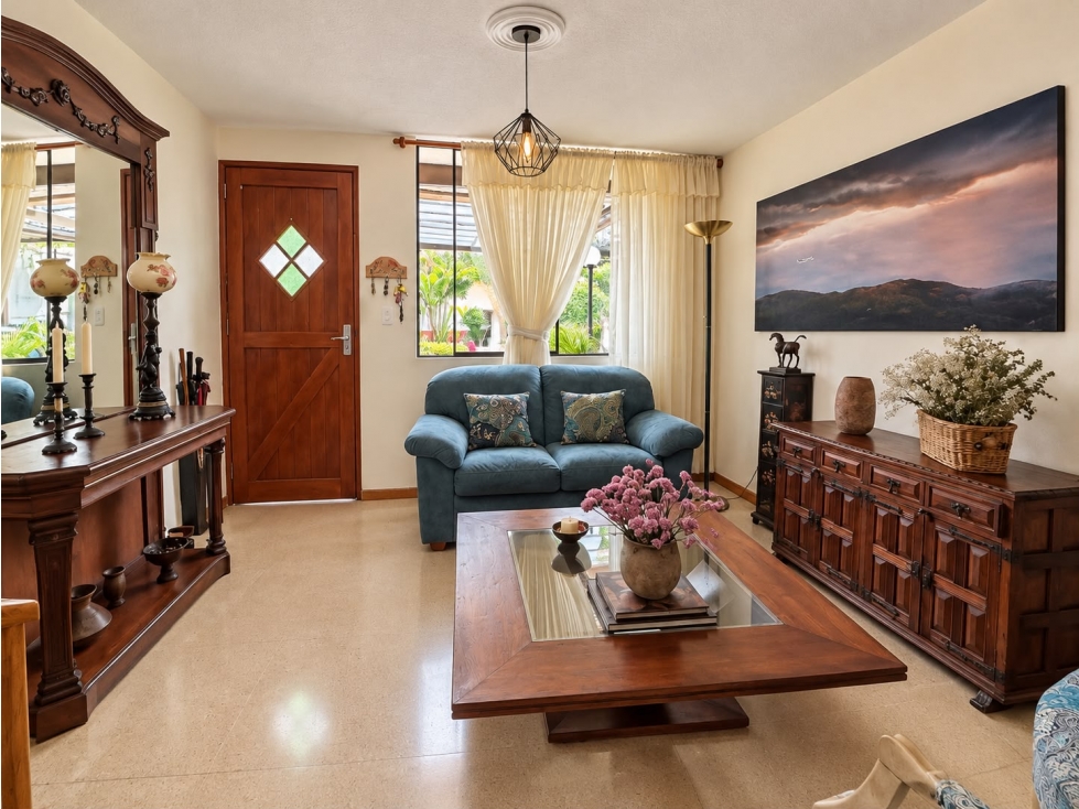 CASA EN VENTA EN BELEN SAN BERNARDO, MEDELLIN