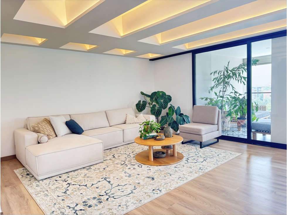 VENTA DE APARTAMENTO REMODELADO CON ESPACIOS ÚNICOS EN LOS BALSOS — foto 2