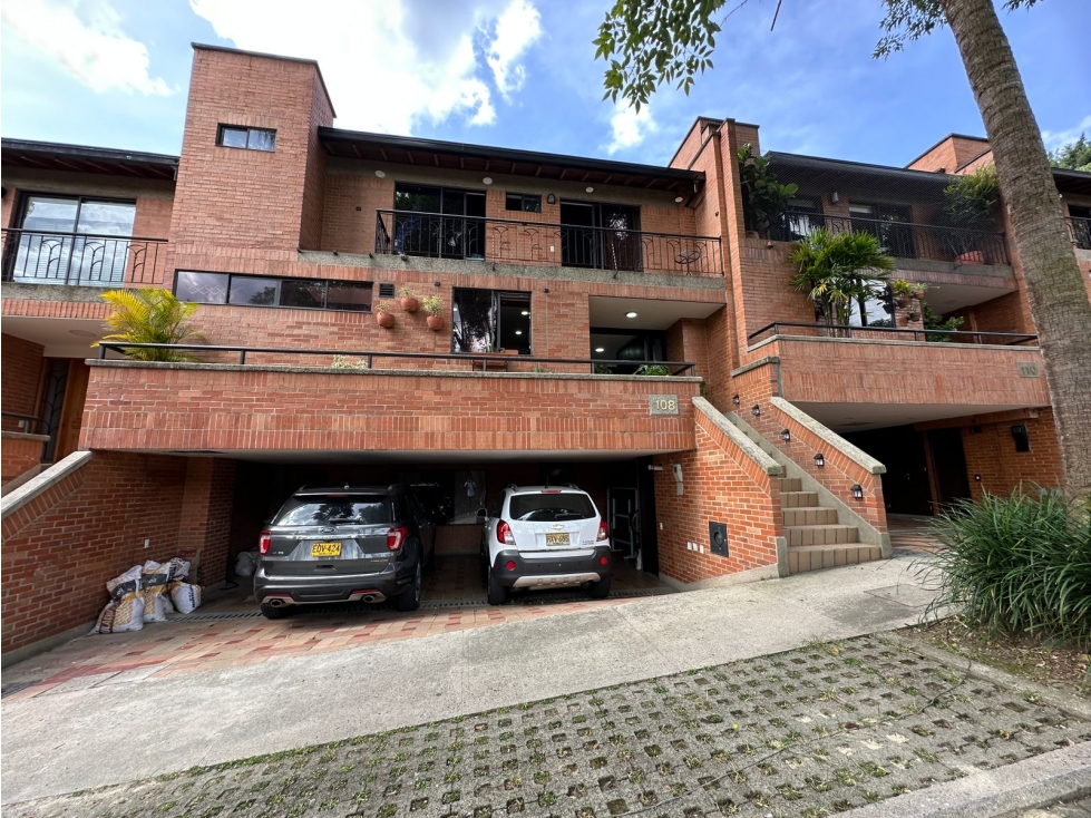 VENTA CASA UNIFAMILIAR EN LA LOMA DE LAS BRUJAS, ENVIGADO — foto 2