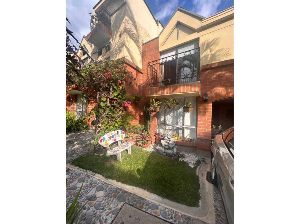 CASA DE 135M2 EN VENTA EN SABANETA - LA FLORIDA - 1