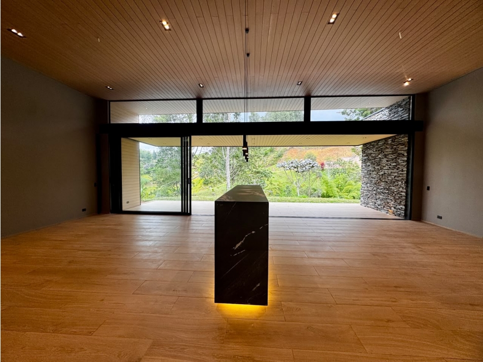 Venta de casa campestre en Guarne, 5500 mts en parcelacion - 4