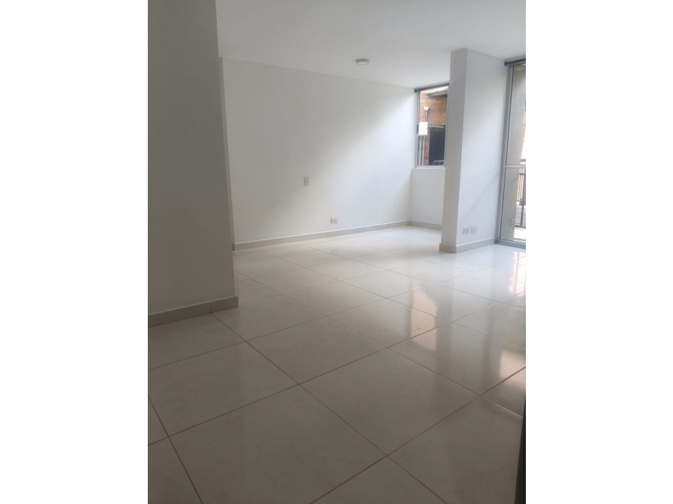 VENTA DE APARTAMENTO CON PARQUEADERO EN SABANETA - LA DOCTORA — foto 3
