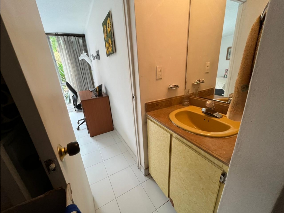 VENTA DE APARTAMENTO PARA REMODELAR EN EL POBLADO TRANSVERSAL INFERIOR — foto 5