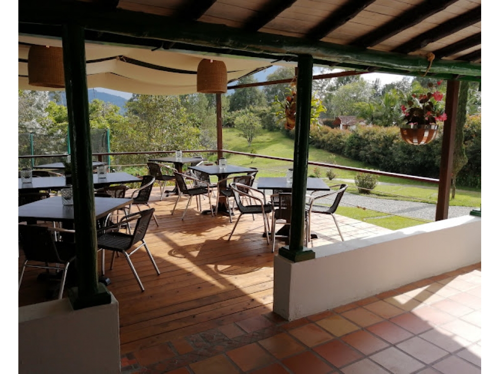 VENTA FINCA EN LA FE CON 80 ML SOBRE VIA PRINCIPAL