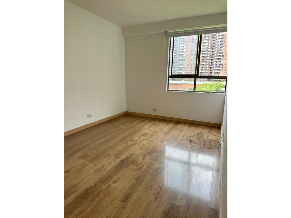 VENTA DE APARTAMENTO EN MEDELLÍN SECTOR LOMA DE LOS BERNAL — foto 6