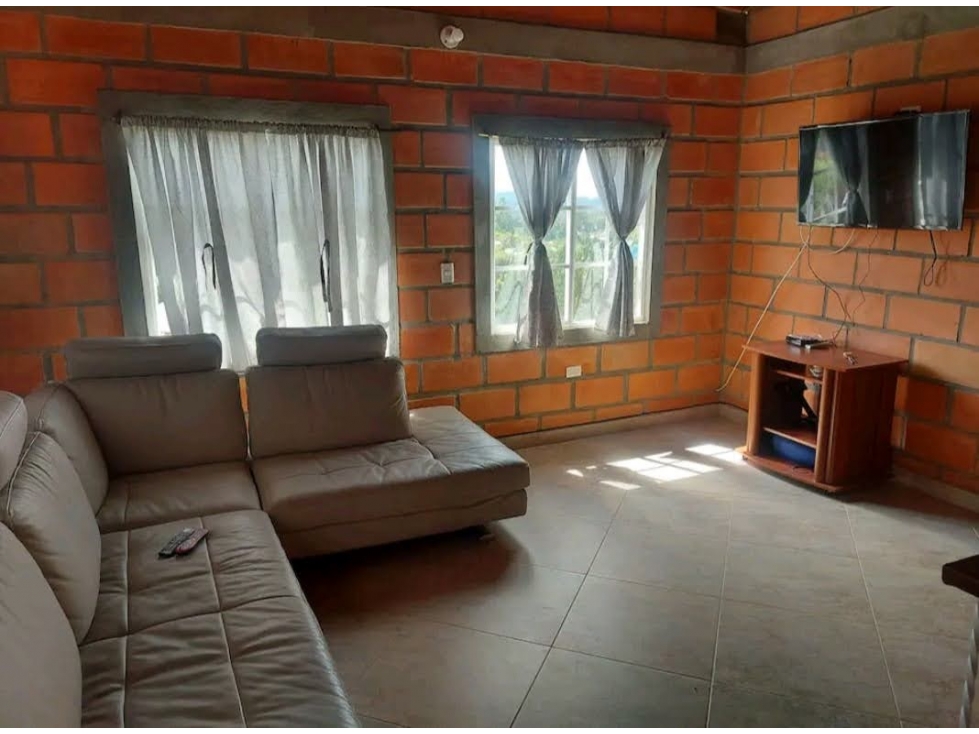 VENTA DE CASA FINCA EN SANTA ELENA VEREDA EL ROSARIO PARTE BAJA