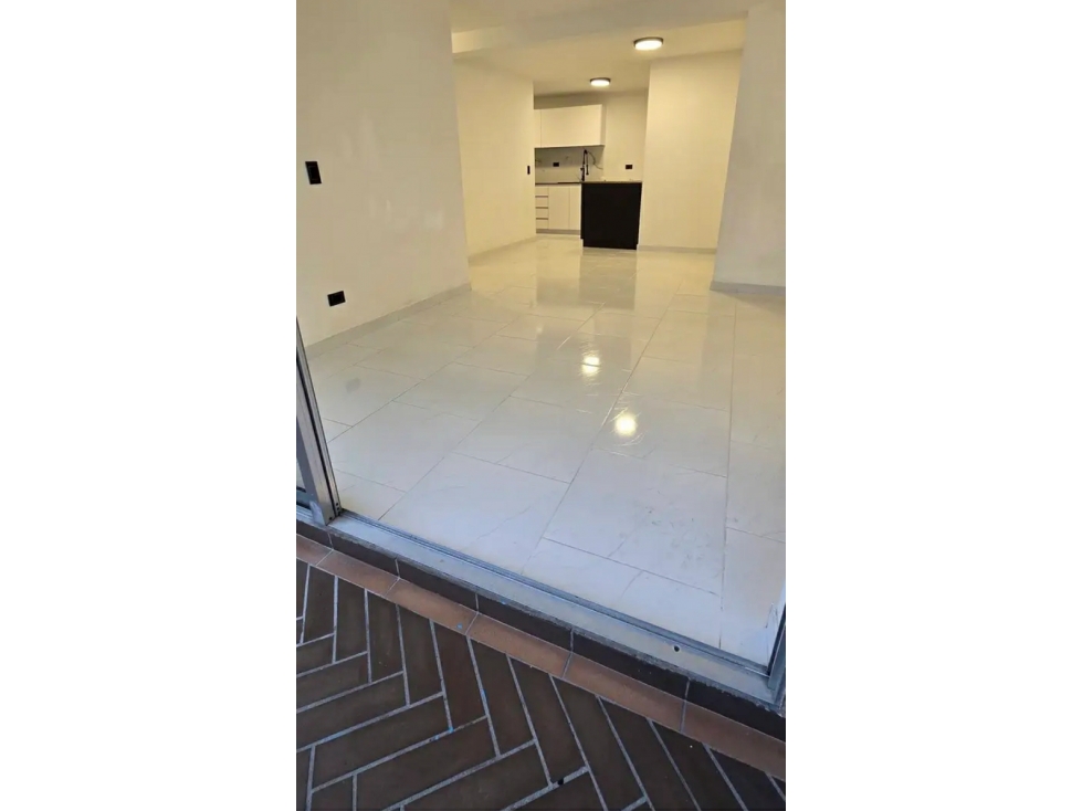 APARTAMENTO DE 84m2 EN VENTA EN LA LOMA DE LOS BERNAL - MEDELLIN