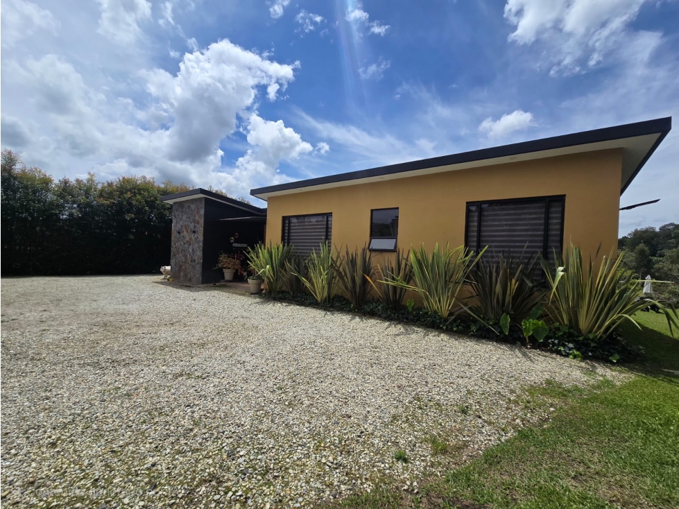 Se Vende Hermosa Casa Campestre en La Ceja 3.860 mts - 6