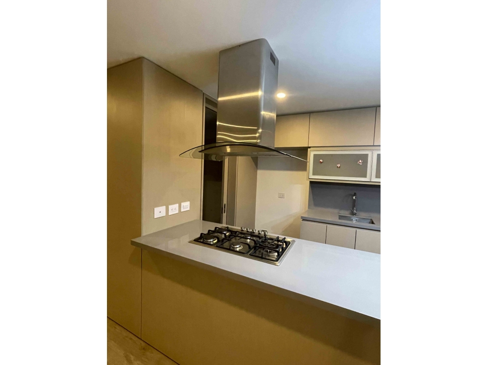 VENTA APARTAMENTO MODERNO - POBLADO SECTOR INTERCONTINENTAL / A.M - 5