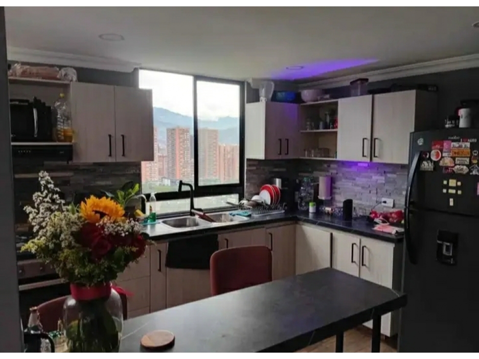 APARTAMENTO EN VENTA EN POBLADO - MEDELLIN — foto 2