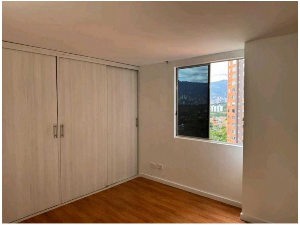Venta de apartamento en Medellín sector Loma de Los Bernal — foto 5