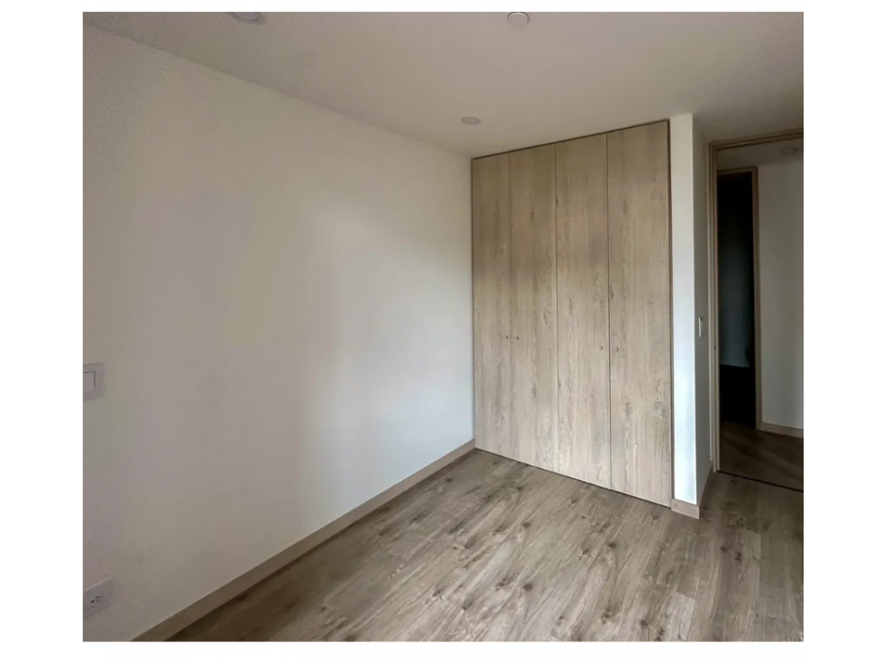 APARTAMENTO EN VENTA TRES CANTOS, EL POBLADO — foto 4