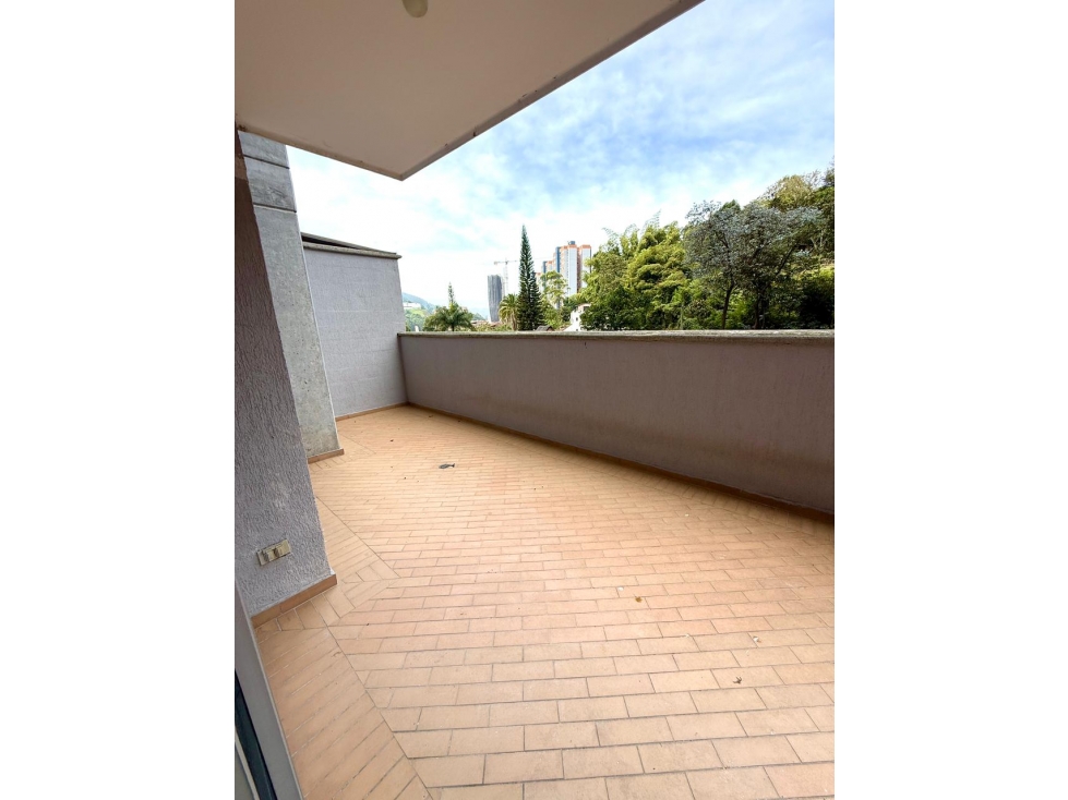 APARTAMENTO CON TERRAZA EN BOSQUES DE SAUCES LA ESTRELLA — foto 5