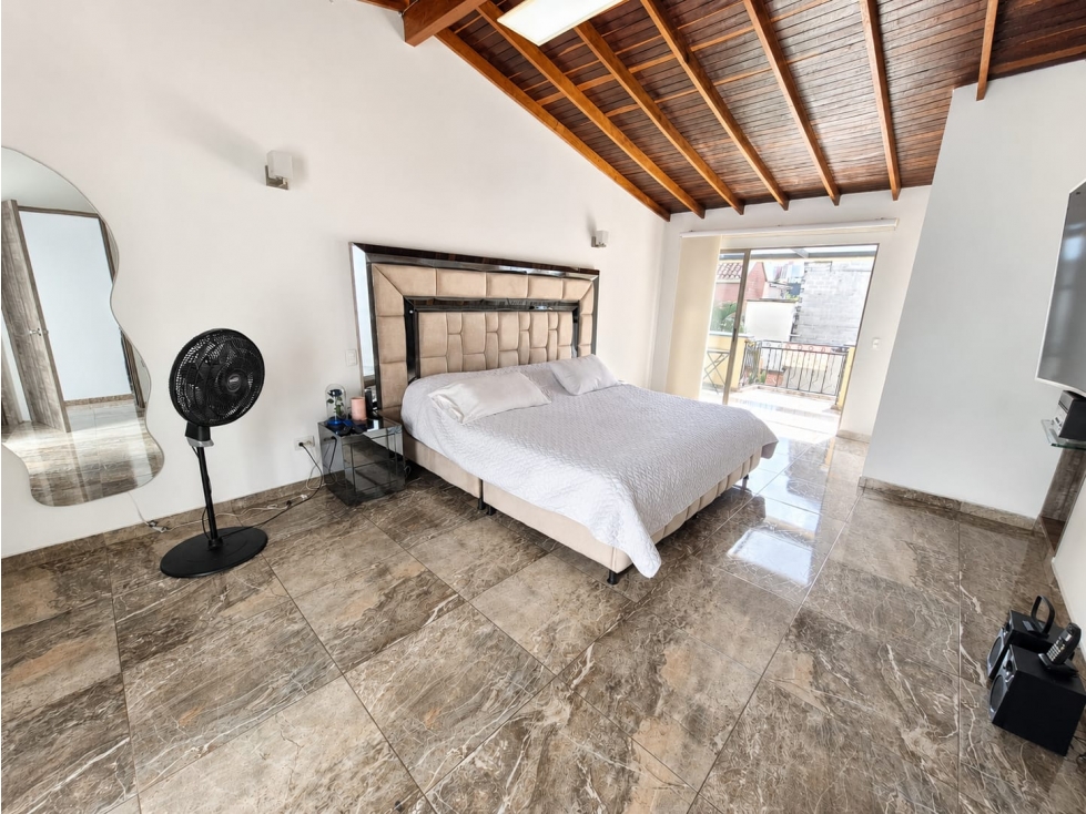 VENDO AMPLIA CASA EN SABANETA, UNIDAD CERRADA SECTOR LA FLORIDA — foto 4