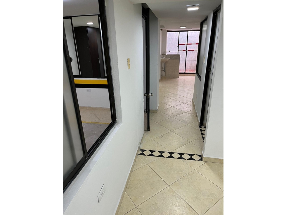 Venta Casa Con 5 Aptos Independientes y Parqueadero, La Estrella - 3