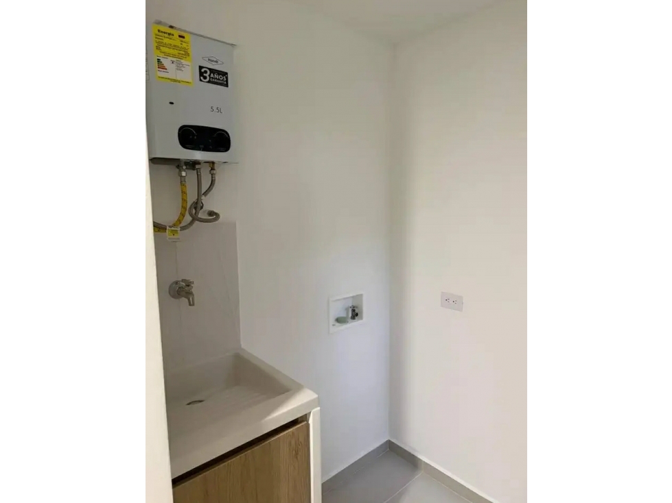APARTAMENTO DE 61m2 CON PARQUEADERO Y C/U EN SABANETA - ZONA PLANA — foto 3