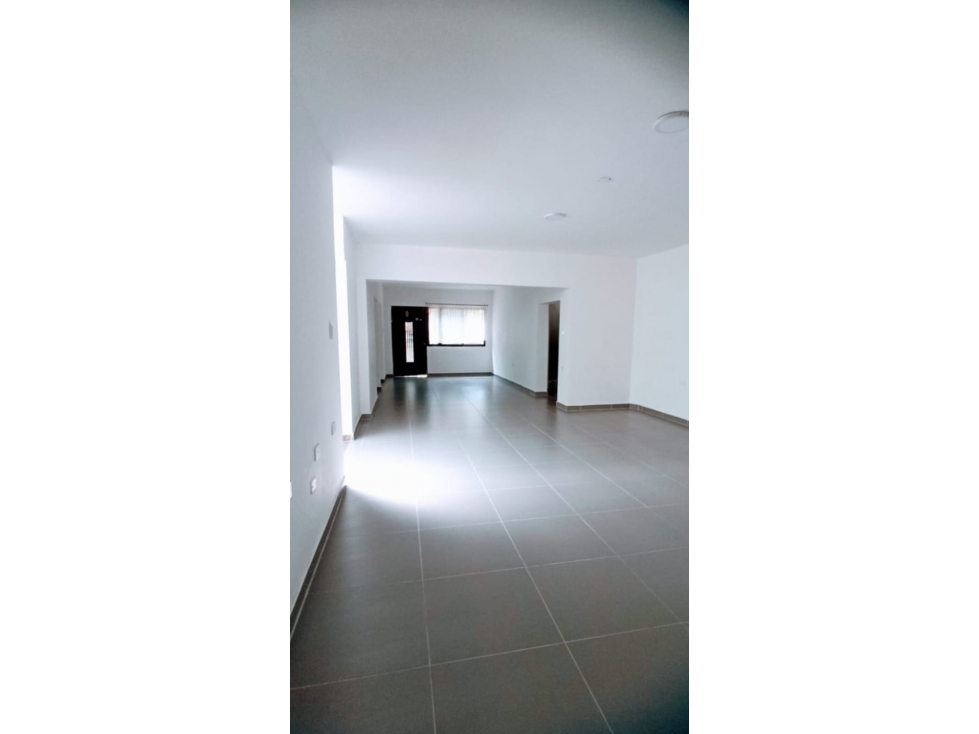 Se Vende Casa primer piso Laureles Nogal — foto 4