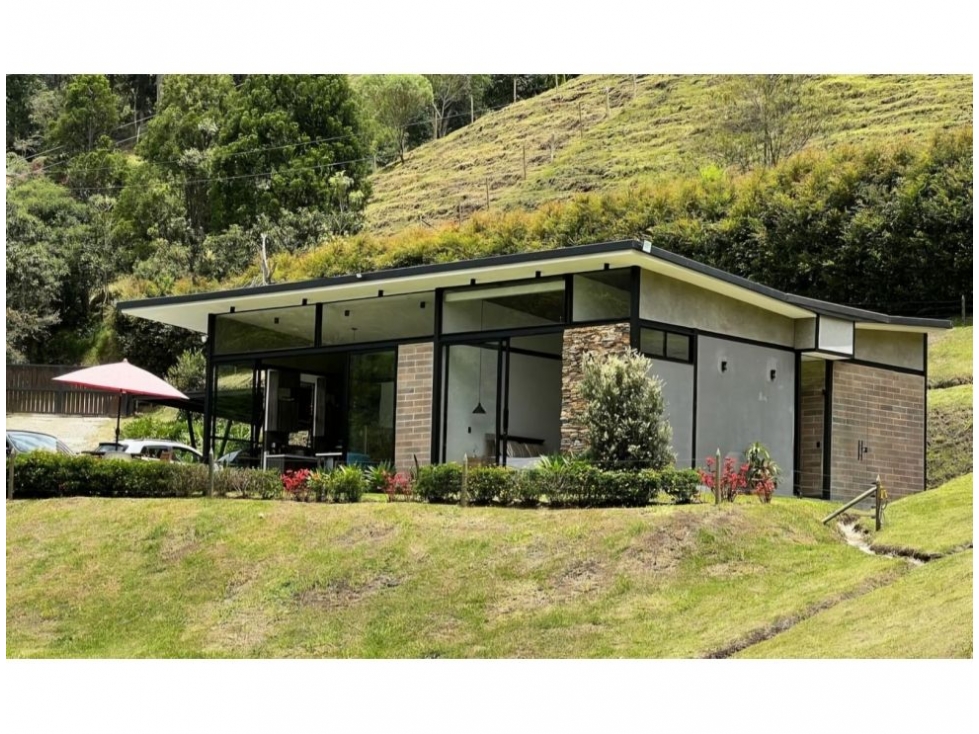 CASA FINCA INDEPENDIENTE EN EL RETIRO CON BOSQUE NATIVO / DF