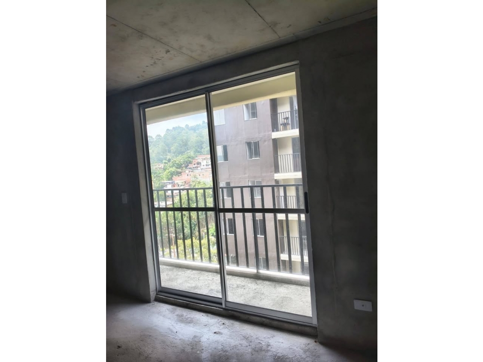 VENTA DE APARTAMENTO OBRA GRIS EN SABANETA SECTOR MARÍA AUXILIADORA — foto 2