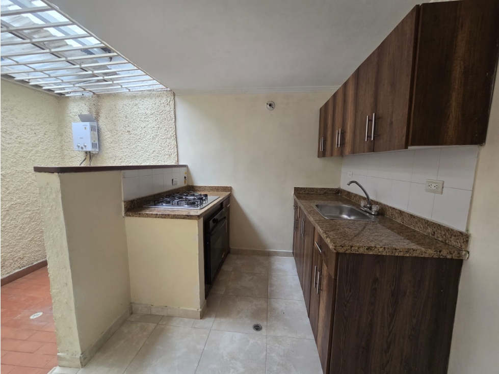 Venta de Casa Para Reforma en el Sector Suramérica en Itagüí. 70.7 Mts — foto 4