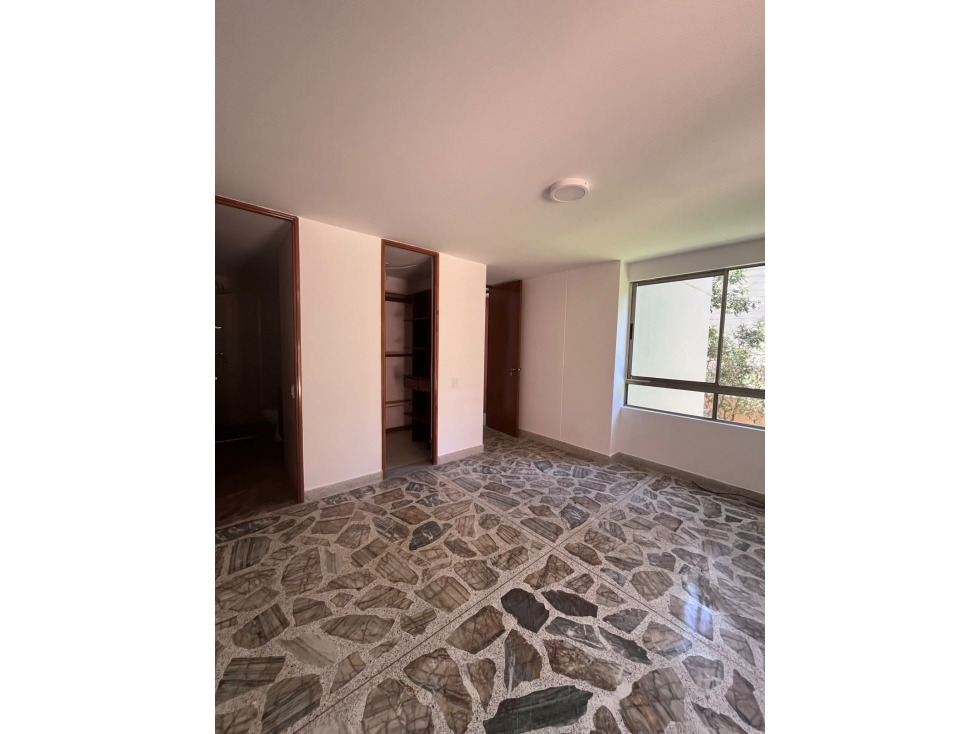 Se vende apartamento en El Poblado sector La Visitación — foto 4