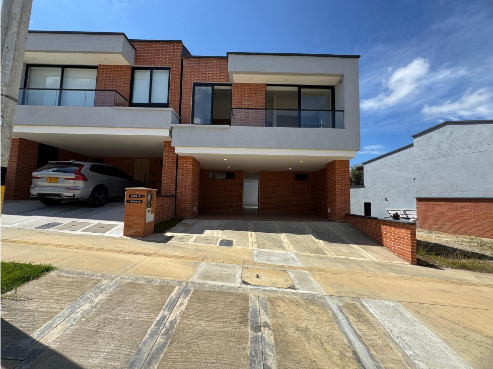 Venta de casa NUEVA en San antonio de pereira 178 mts, Rionegro