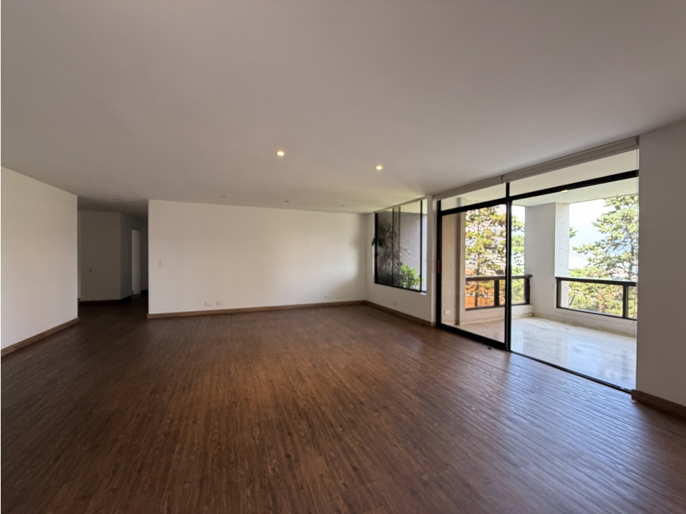 VENTA APARTAMENTO REFORMADO DE 205 M² CON 3 PARQUEADEROS | EL POBLADO — foto 4