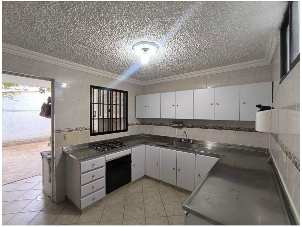 VENDO CASA LOTE EN BELÉN MALIBÚ | 205.41 m² CON EXCELENTE POTENCIAL — foto 3