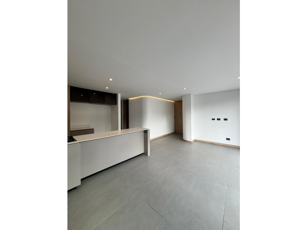 SE VENDE APARTAMENTO EN LAURELES LA CASTELLANA 101MTS — foto 4