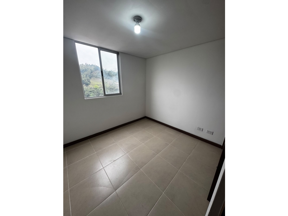 APARTAMENTO CON PARQUEADERO PRIVADO EN LA ESTRELLA — foto 5