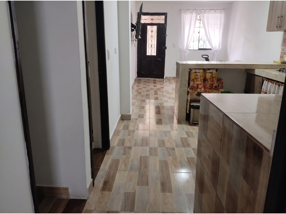VENDO CASA PRIMER PISO EN BARRIO NUEVO CON PARQUEADERO — foto 2