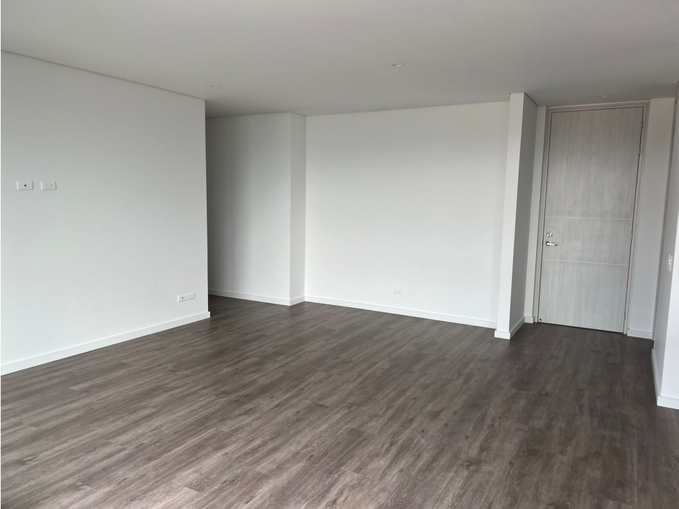 Arriendo Apto LOMA LALINDE EL POBLADO MEDELLIN — foto 4