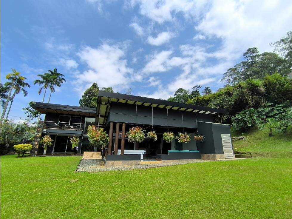 Casa en Venta en Envigado (Bajó de Precio por tiempo Limitado)