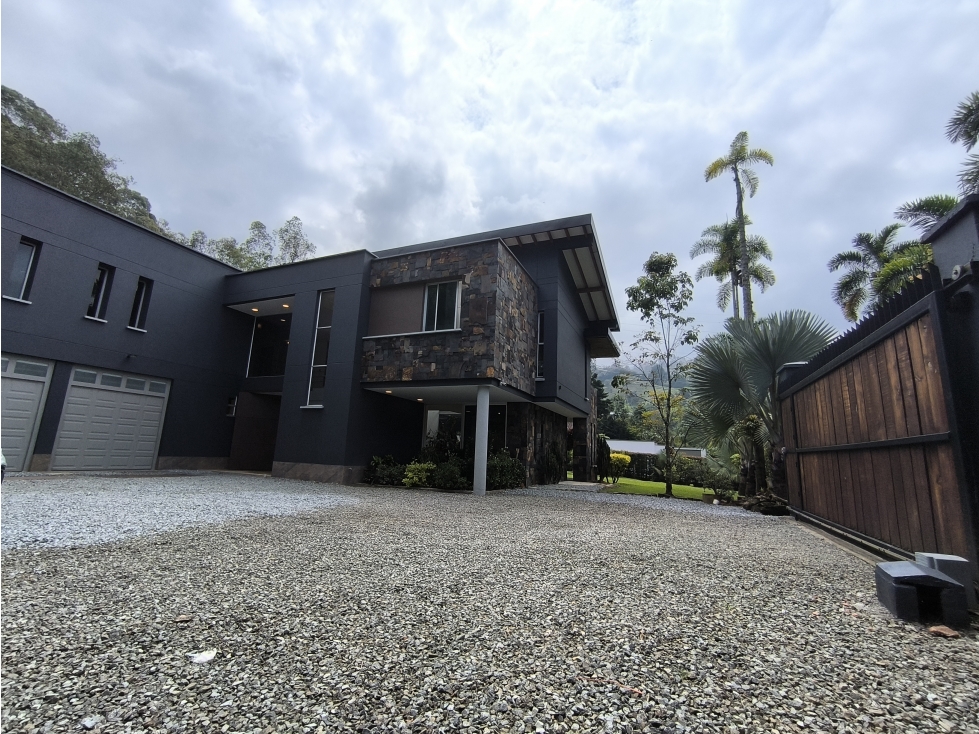 Casa en Venta en Envigado (Bajó de Precio por tiempo Limitado) — foto 2