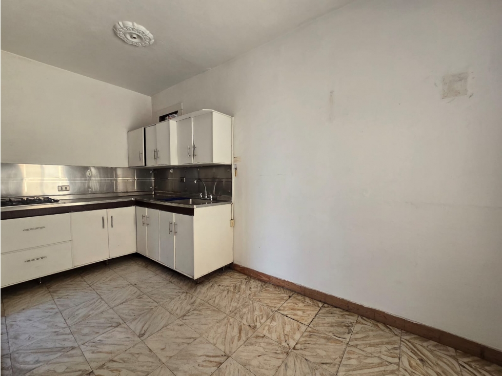 Se Vende Casa Envigado Pisos 2 y 3, Zona Plana. 135 Mts. — foto 2