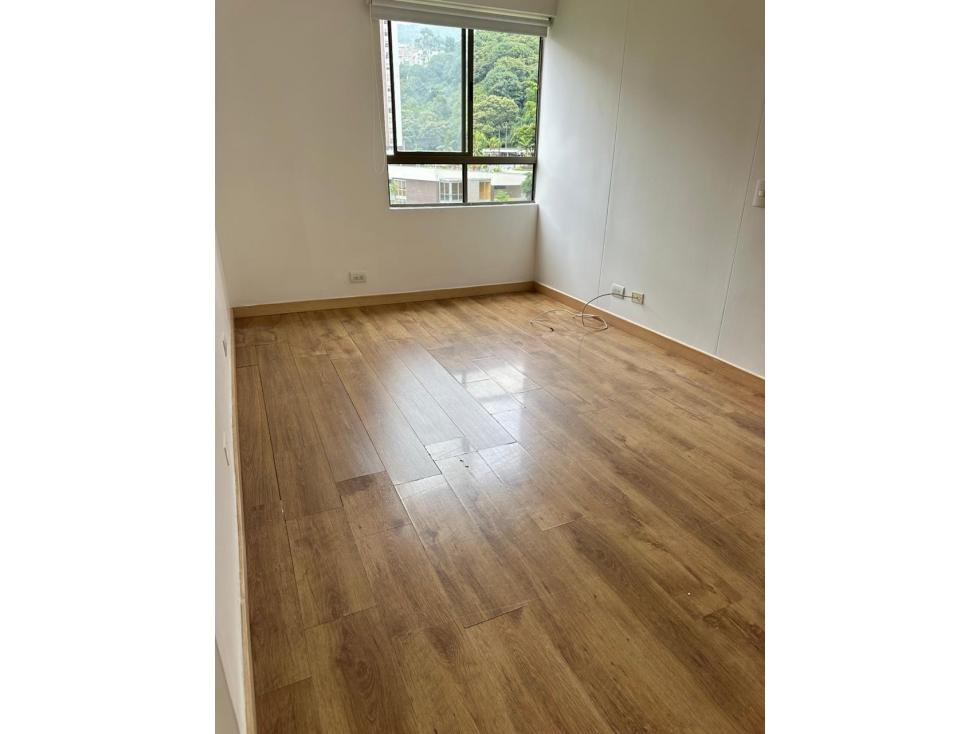 VENTA DE APARTAMENTO EN MEDELLÍN SECTOR LOMA DE LOS BERNAL — foto 5